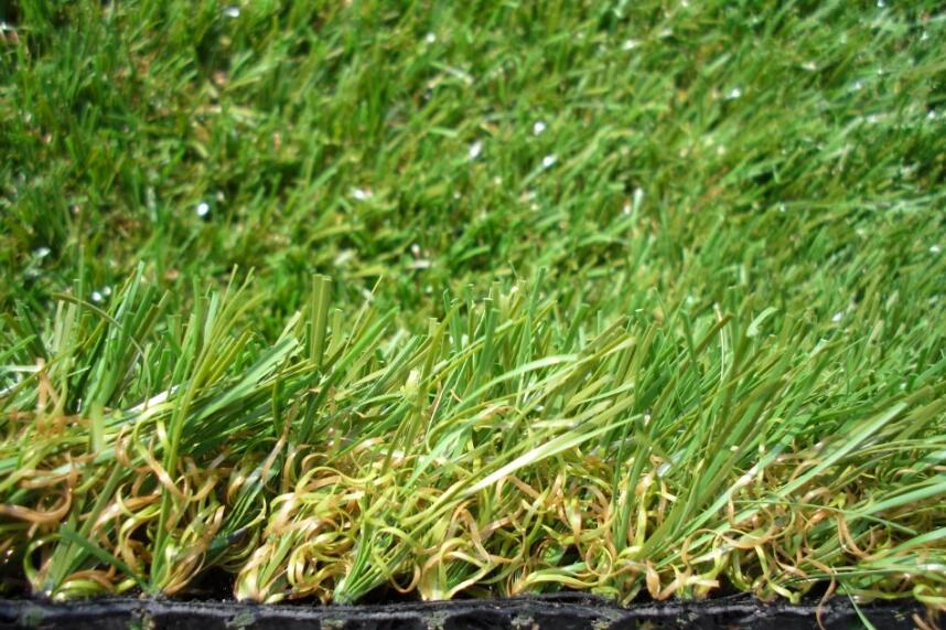 人造草的使用壽命受什么因素的影響呢？