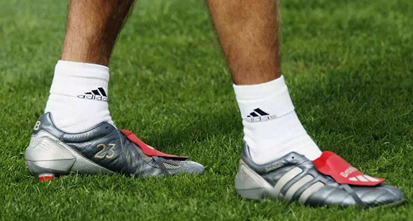 人造草坪和天然草坪分別合適那些球鞋比賽？