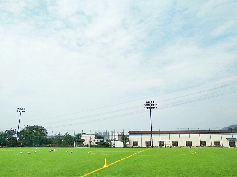 人造草坪場地施工哪家專業(yè)？須要注意的問題 ？