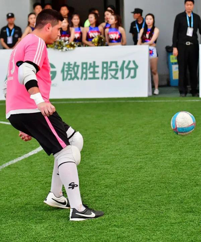 足球運(yùn)動(dòng) 足球運(yùn)動(dòng)